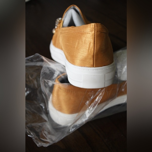 NWOB Nine West Gold Embellished Slip-On Sneakers - Picture 7 of 15